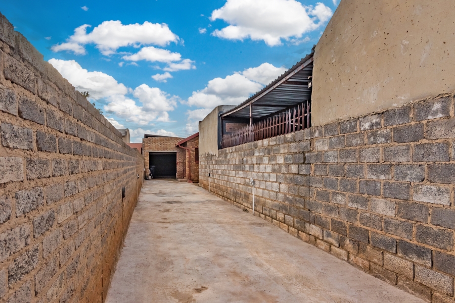 3 Bedroom Property for Sale in Protea Glen Gauteng