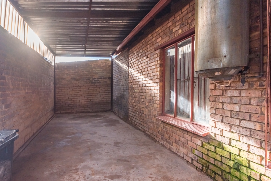 3 Bedroom Property for Sale in Protea Glen Gauteng