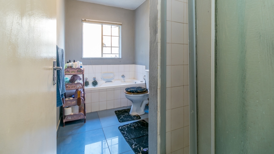 2 Bedroom Property for Sale in Buccleuch Gauteng