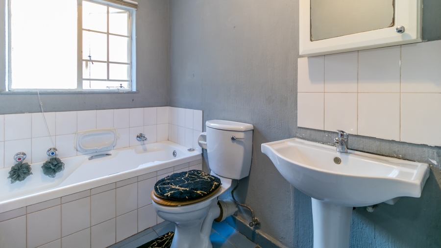 2 Bedroom Property for Sale in Buccleuch Gauteng