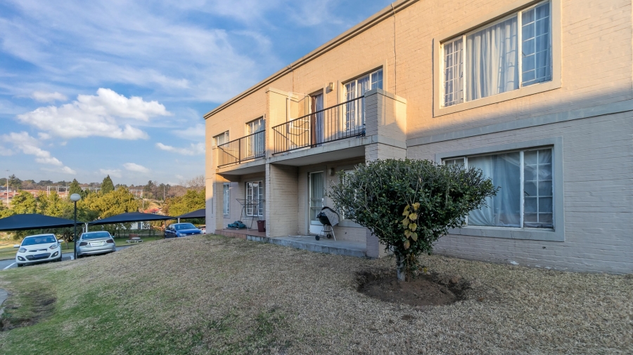2 Bedroom Property for Sale in Buccleuch Gauteng