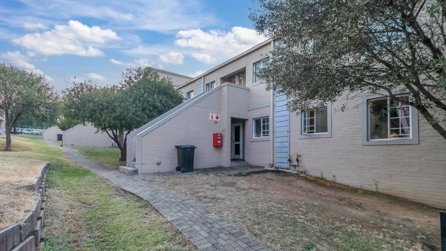 2 Bedroom Property for Sale in Buccleuch Gauteng