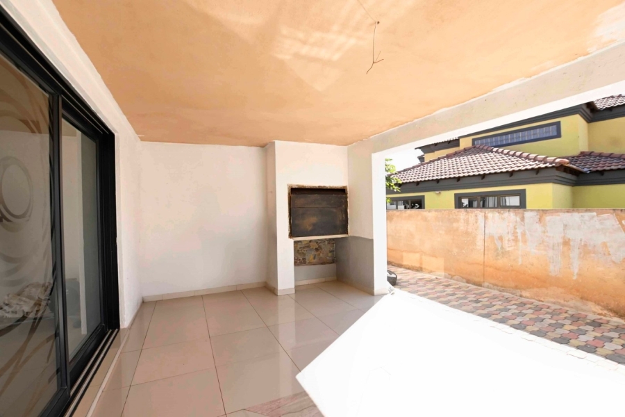 3 Bedroom Property for Sale in The Orchards Gauteng