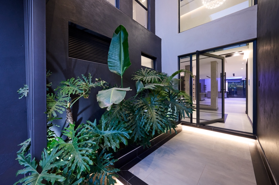5 Bedroom Property for Sale in Waterfall Country Estate Gauteng