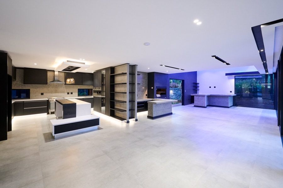 5 Bedroom Property for Sale in Waterfall Country Estate Gauteng