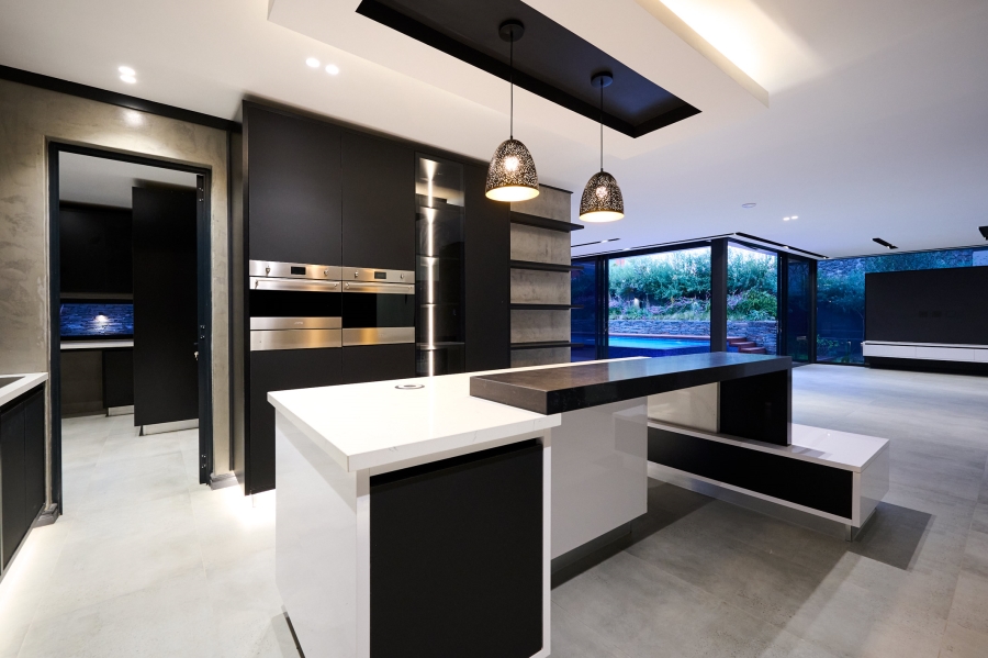 5 Bedroom Property for Sale in Waterfall Country Estate Gauteng