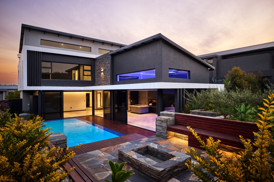 5 Bedroom Property for Sale in Waterfall Country Estate Gauteng