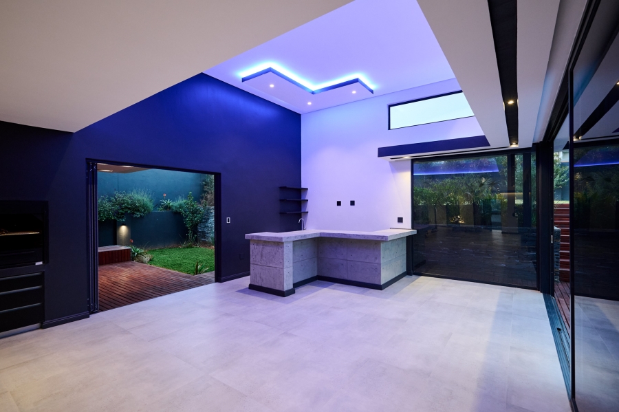 5 Bedroom Property for Sale in Waterfall Country Estate Gauteng