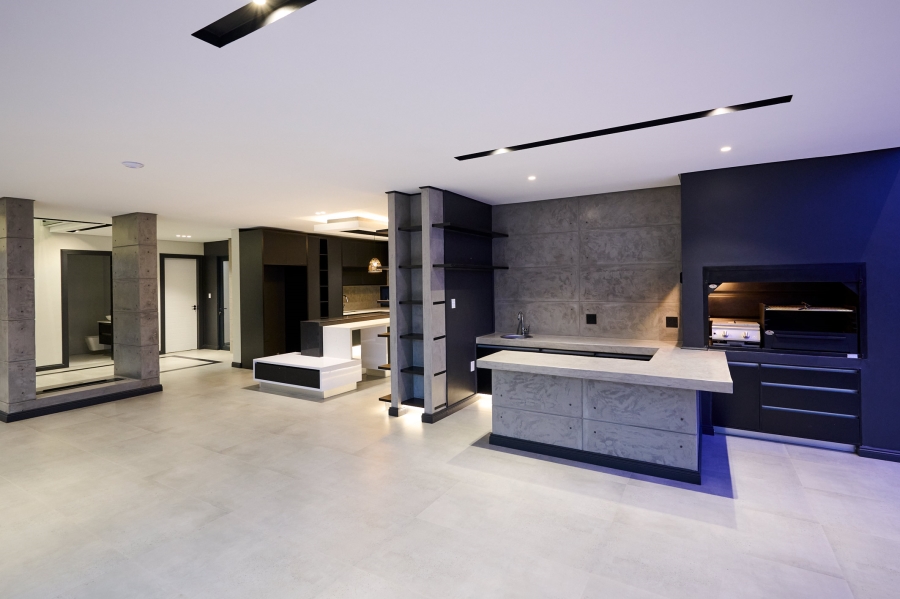 5 Bedroom Property for Sale in Waterfall Country Estate Gauteng