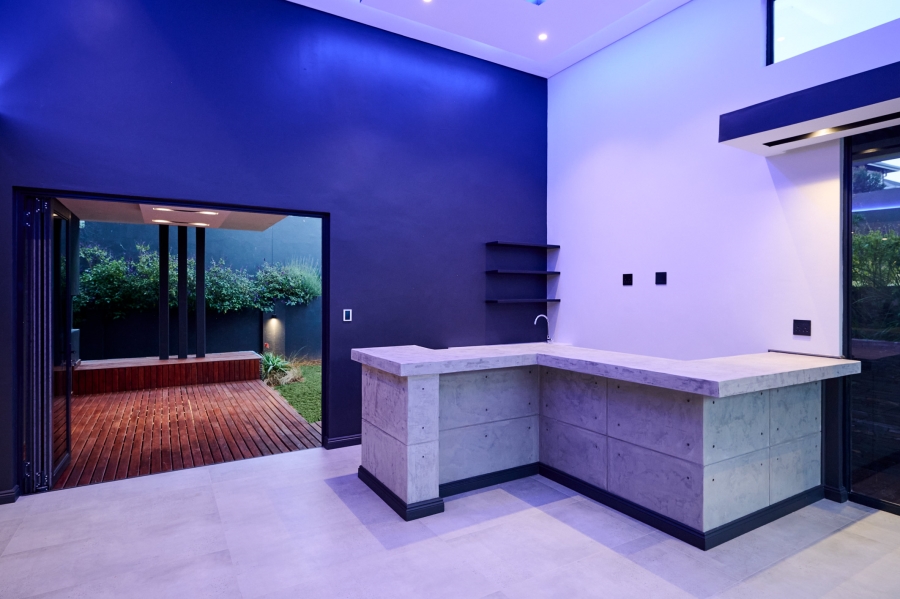 5 Bedroom Property for Sale in Waterfall Country Estate Gauteng