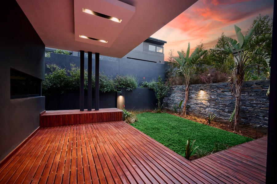 5 Bedroom Property for Sale in Waterfall Country Estate Gauteng