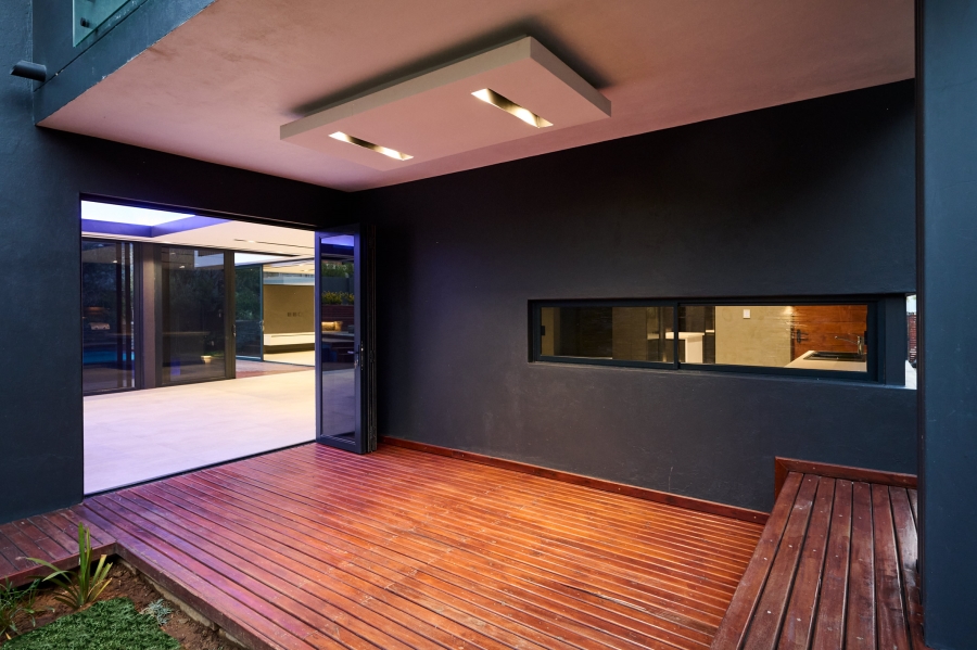 5 Bedroom Property for Sale in Waterfall Country Estate Gauteng