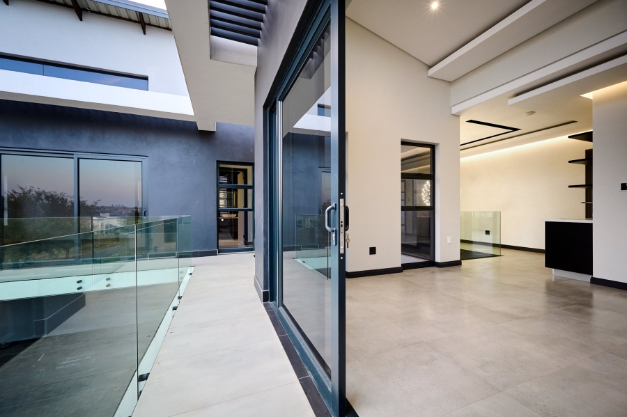 5 Bedroom Property for Sale in Waterfall Country Estate Gauteng