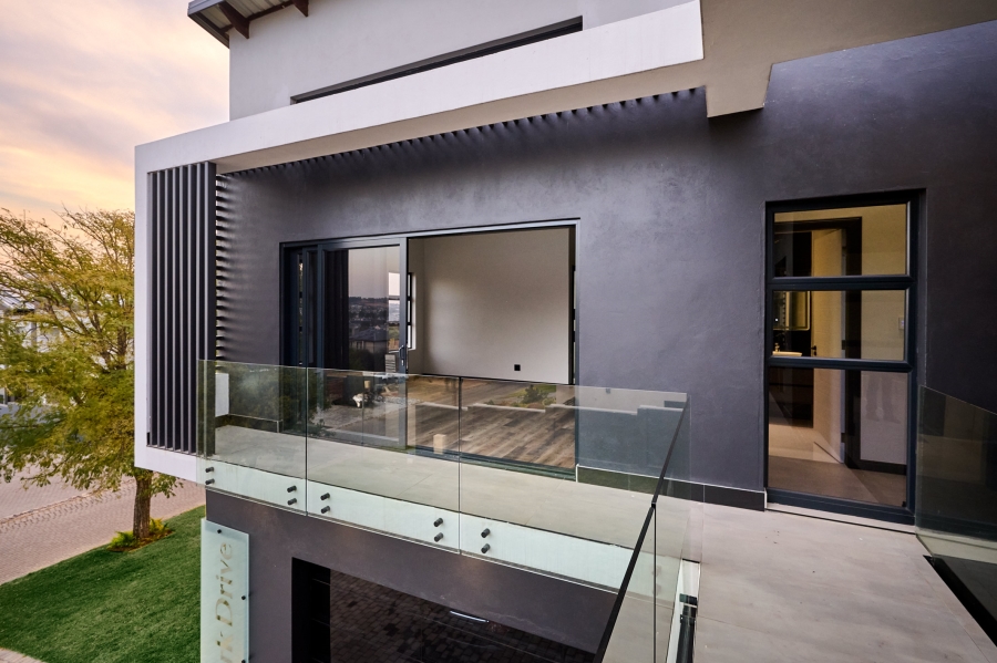 5 Bedroom Property for Sale in Waterfall Country Estate Gauteng