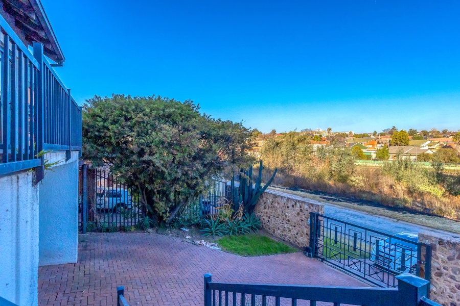 3 Bedroom Property for Sale in Lindhaven Gauteng