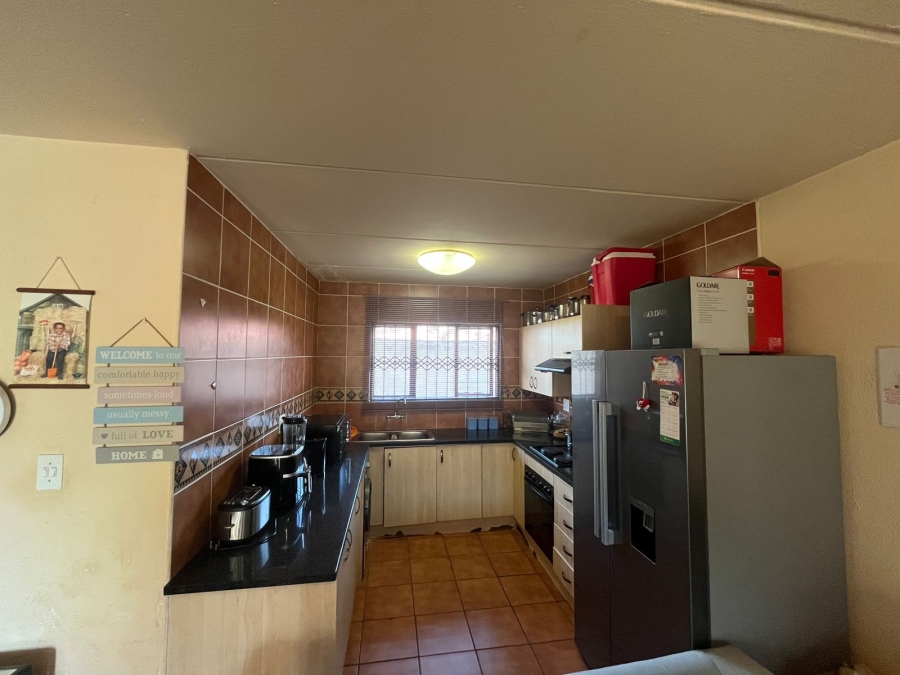 To Let 2 Bedroom Property for Rent in Meredale Gauteng