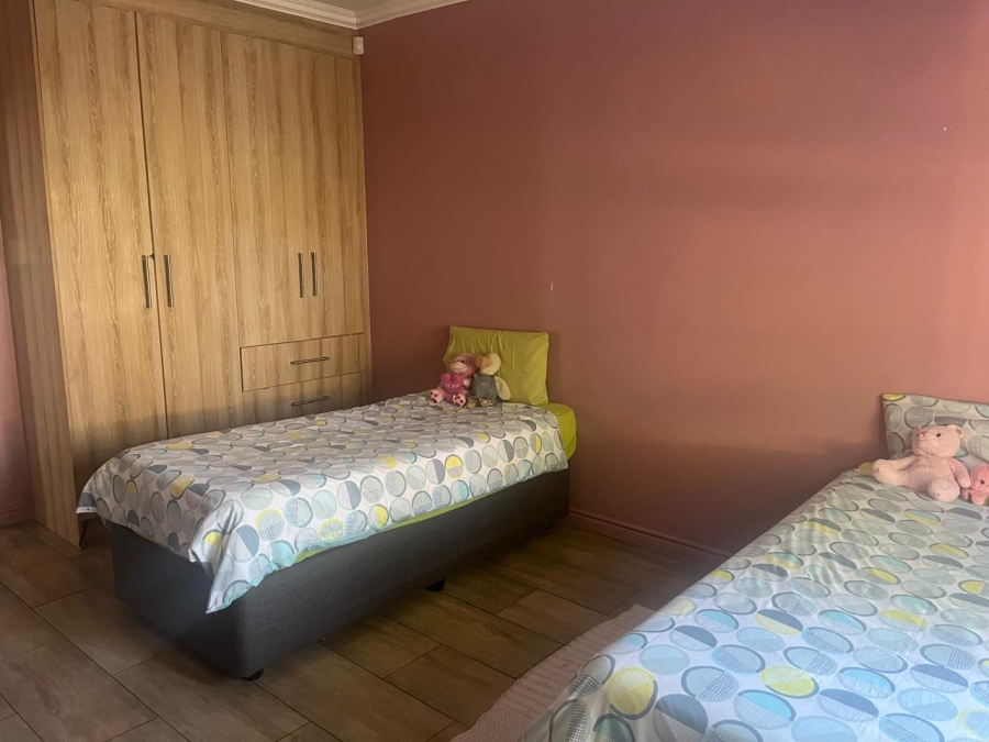 3 Bedroom Property for Sale in Blue Hills Gauteng