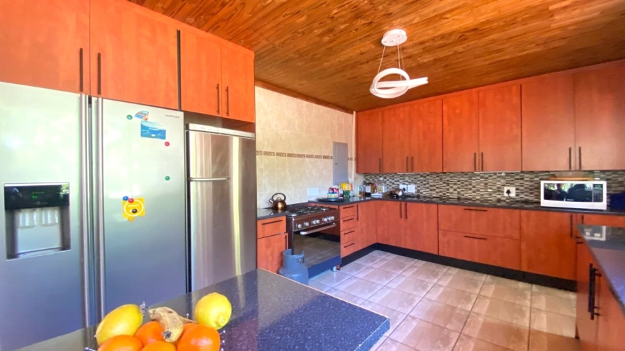 To Let 4 Bedroom Property for Rent in Garsfontein Gauteng