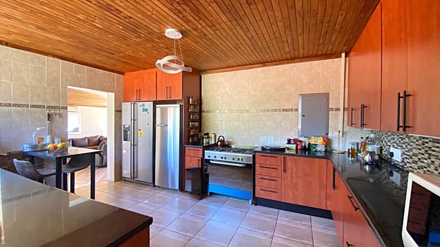 To Let 4 Bedroom Property for Rent in Garsfontein Gauteng