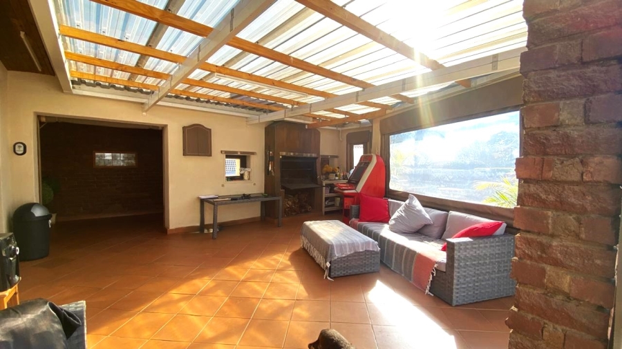 To Let 4 Bedroom Property for Rent in Garsfontein Gauteng