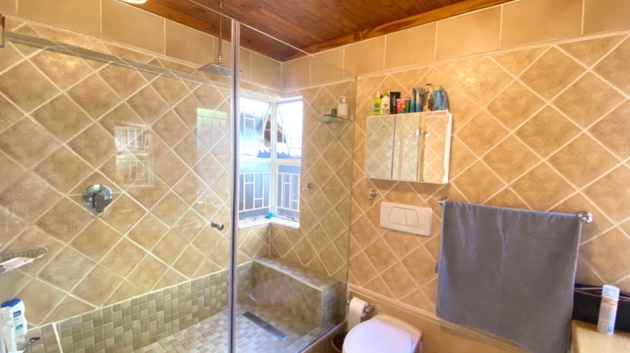 To Let 4 Bedroom Property for Rent in Garsfontein Gauteng
