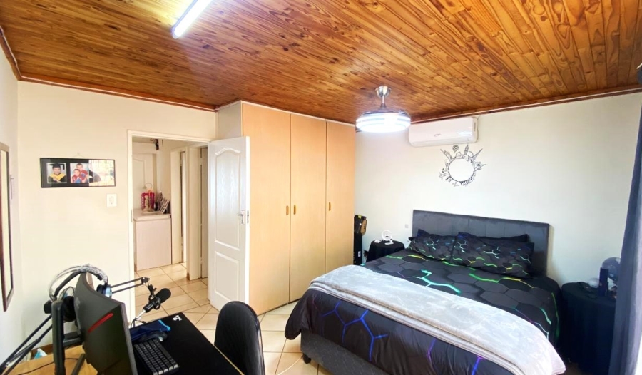 To Let 4 Bedroom Property for Rent in Garsfontein Gauteng