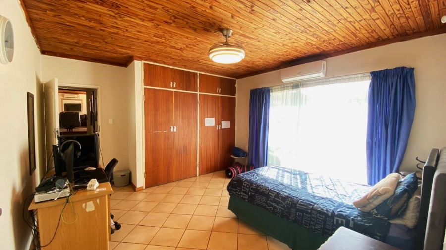 To Let 4 Bedroom Property for Rent in Garsfontein Gauteng