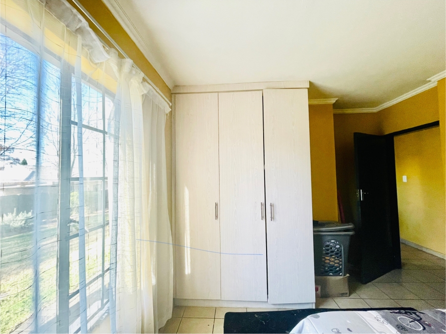 2 Bedroom Property for Sale in Noordwyk Gauteng