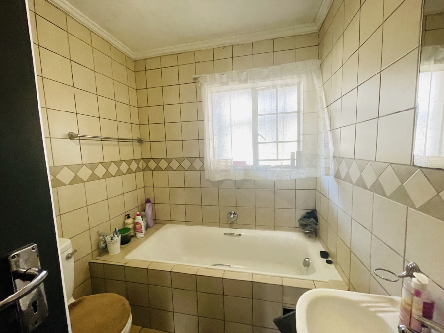 2 Bedroom Property for Sale in Noordwyk Gauteng