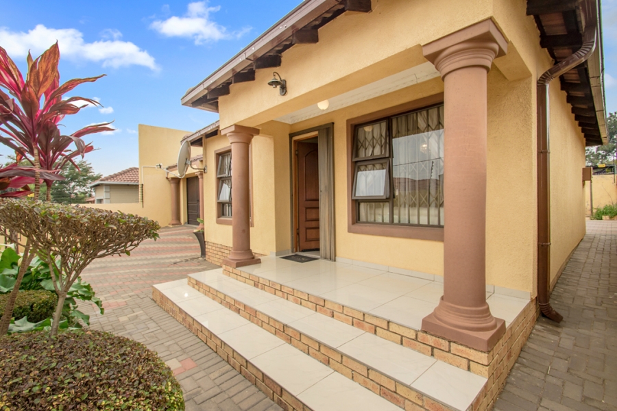 2 Bedroom Property for Sale in Cosmo City Gauteng