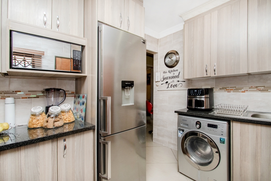 2 Bedroom Property for Sale in Cosmo City Gauteng
