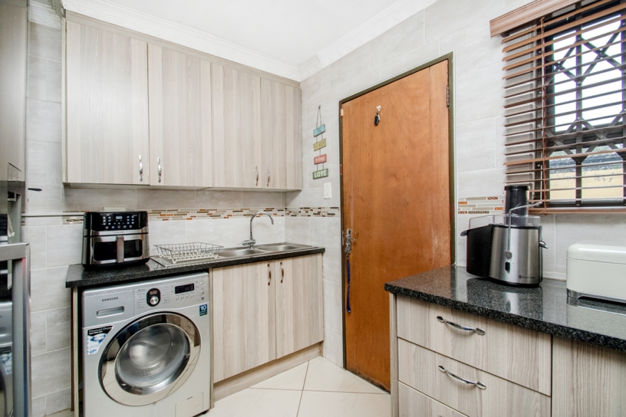 2 Bedroom Property for Sale in Cosmo City Gauteng