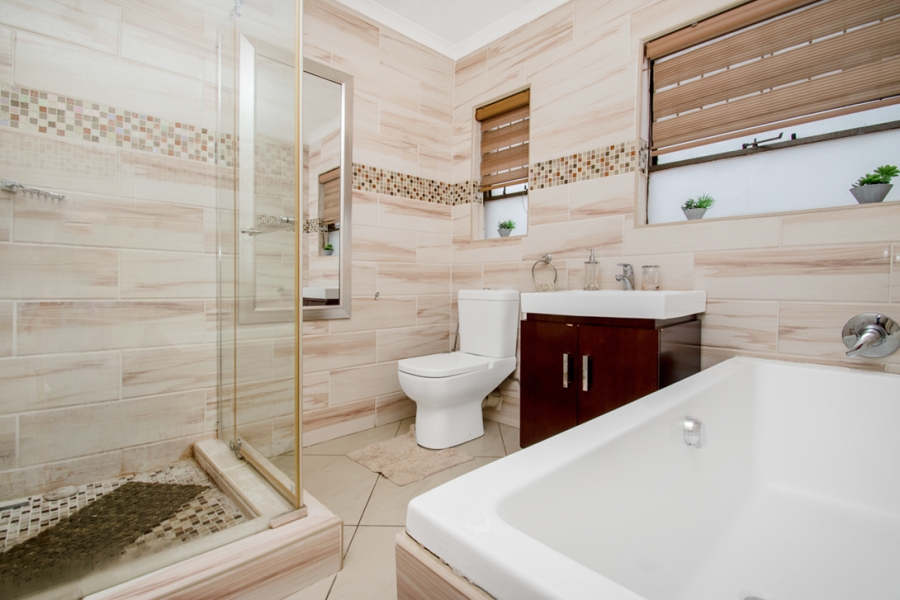 2 Bedroom Property for Sale in Cosmo City Gauteng