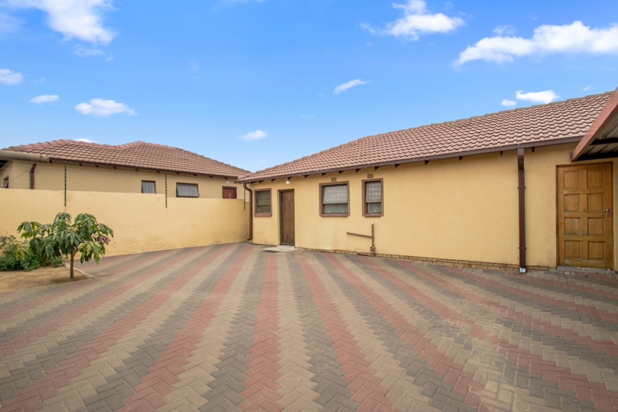 2 Bedroom Property for Sale in Cosmo City Gauteng
