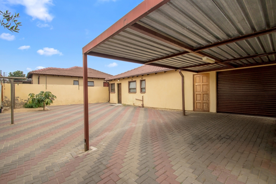 2 Bedroom Property for Sale in Cosmo City Gauteng