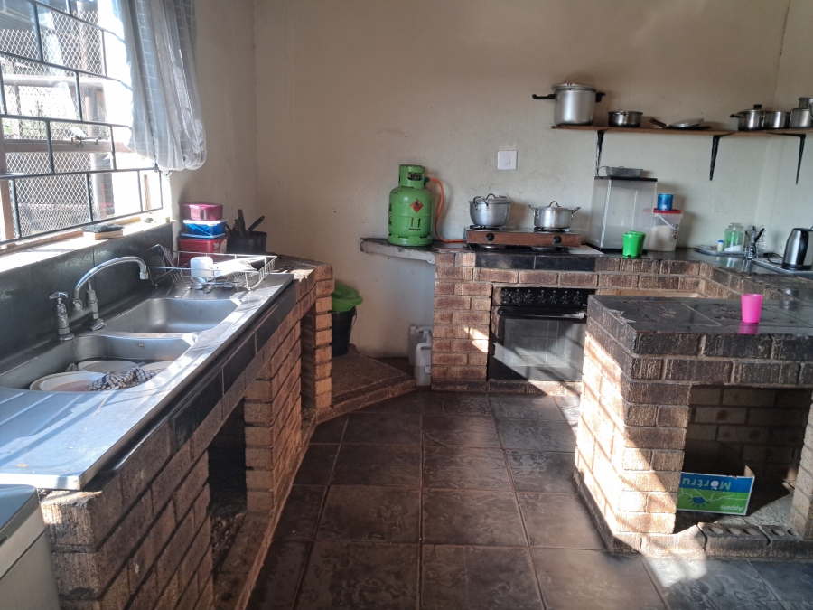 5 Bedroom Property for Sale in Geluksdal Gauteng