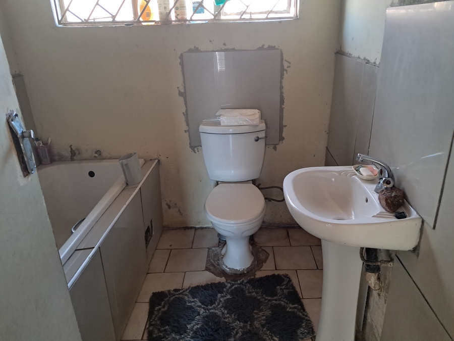 5 Bedroom Property for Sale in Geluksdal Gauteng