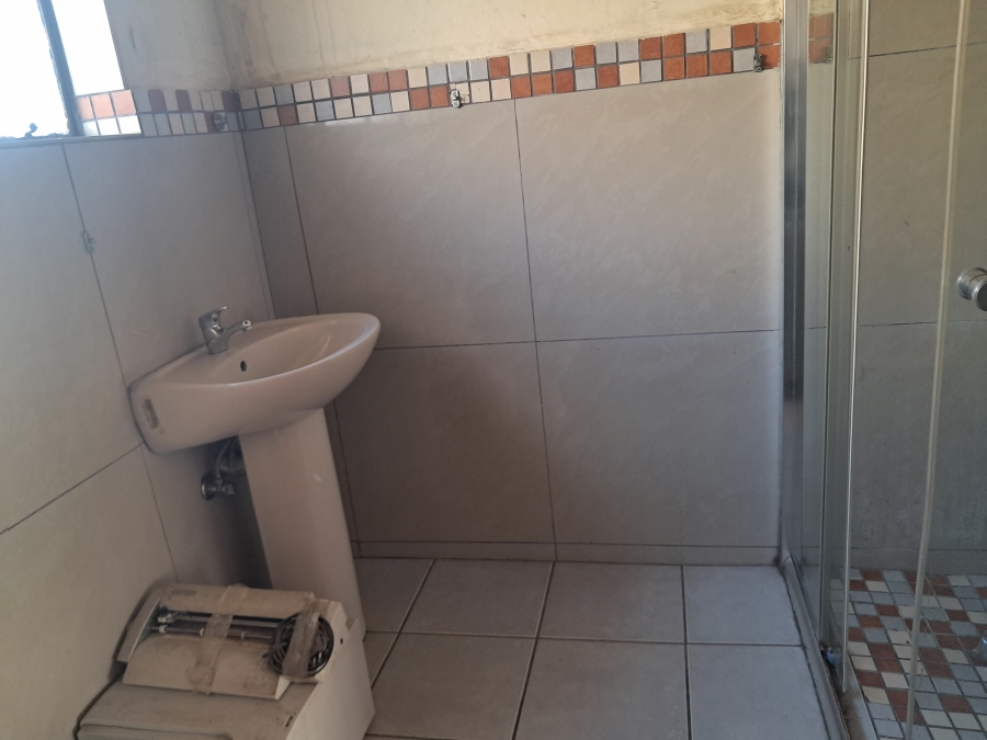 5 Bedroom Property for Sale in Geluksdal Gauteng