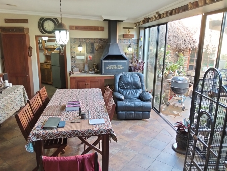 3 Bedroom Property for Sale in Garsfontein Gauteng