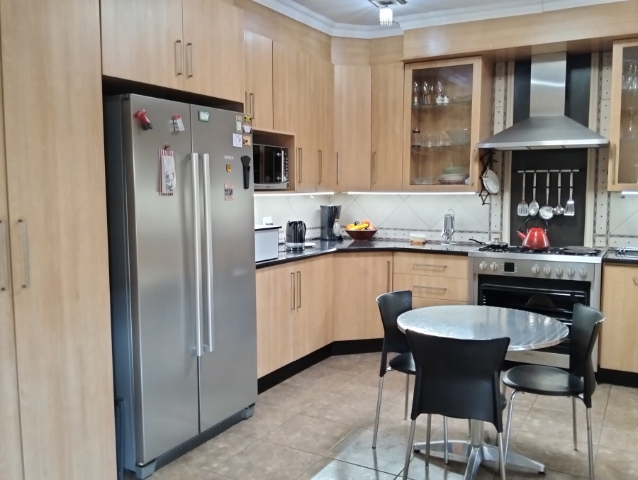 3 Bedroom Property for Sale in Garsfontein Gauteng