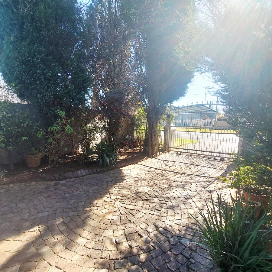 5 Bedroom Property for Sale in Benoni West Gauteng