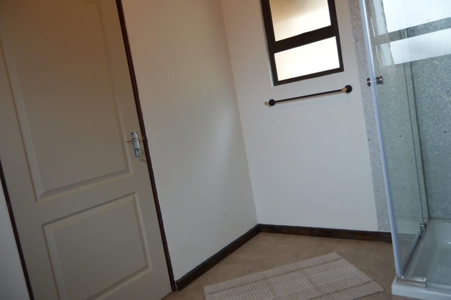 To Let 2 Bedroom Property for Rent in Kenmare Gauteng