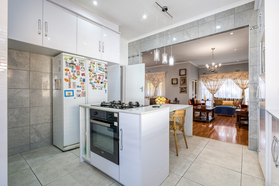 3 Bedroom Property for Sale in Linden Gauteng
