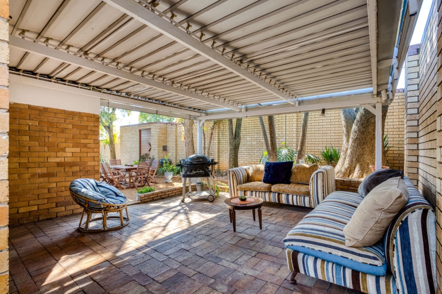 3 Bedroom Property for Sale in Linden Gauteng