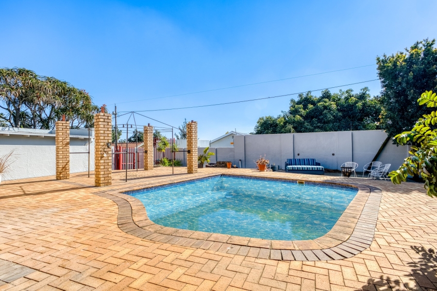 3 Bedroom Property for Sale in Linden Gauteng