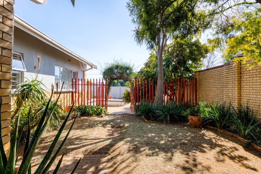 3 Bedroom Property for Sale in Linden Gauteng