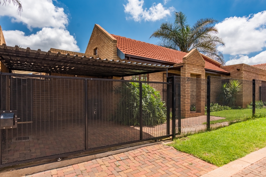 2 Bedroom Property for Sale in Clubview Gauteng