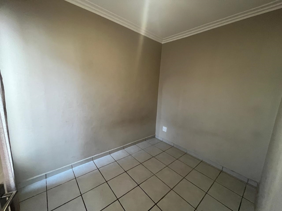 2 Bedroom Property for Sale in South Hills Gauteng