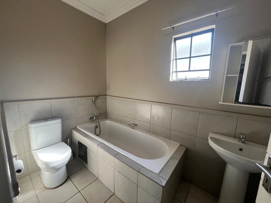 2 Bedroom Property for Sale in South Hills Gauteng