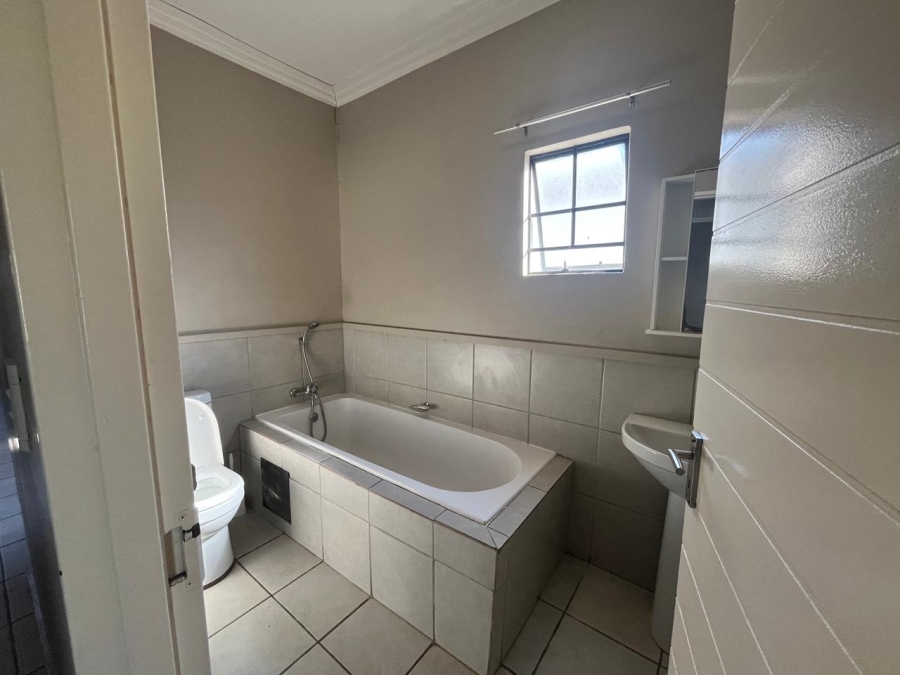 2 Bedroom Property for Sale in South Hills Gauteng